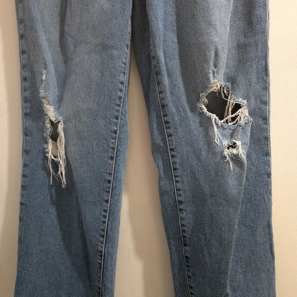 Old Navy | Classic Blue Distressed Women's Straight Leg Jean - Picture 3 of 12